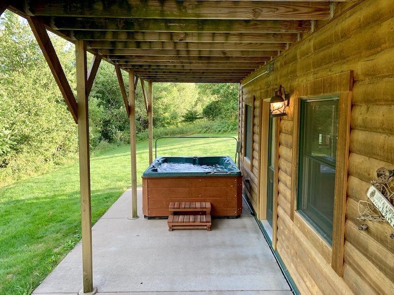 Ve Hot Tub Far 6 Iowa Cabin Rentals