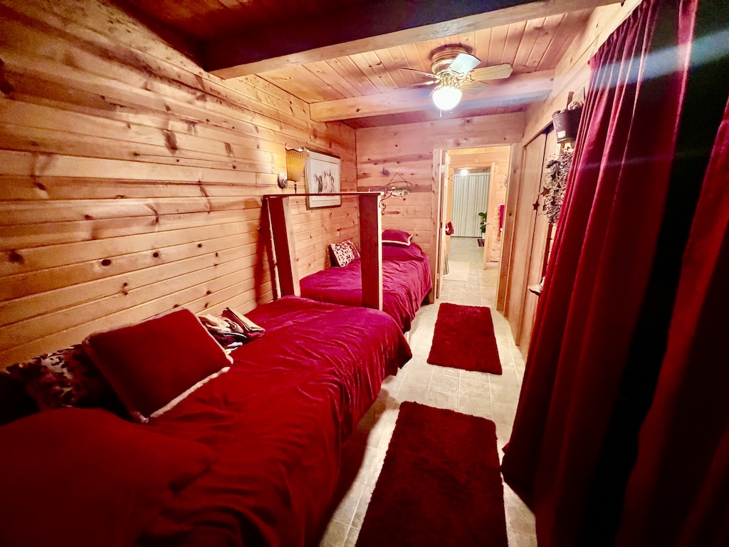 Sunset Lodge | Iowa Cabin Rentals